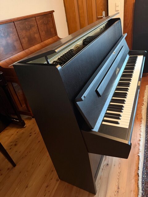 Pfeiffer Piano Mod. 112 - Fine Instruments & Service by Nikolaus Metz